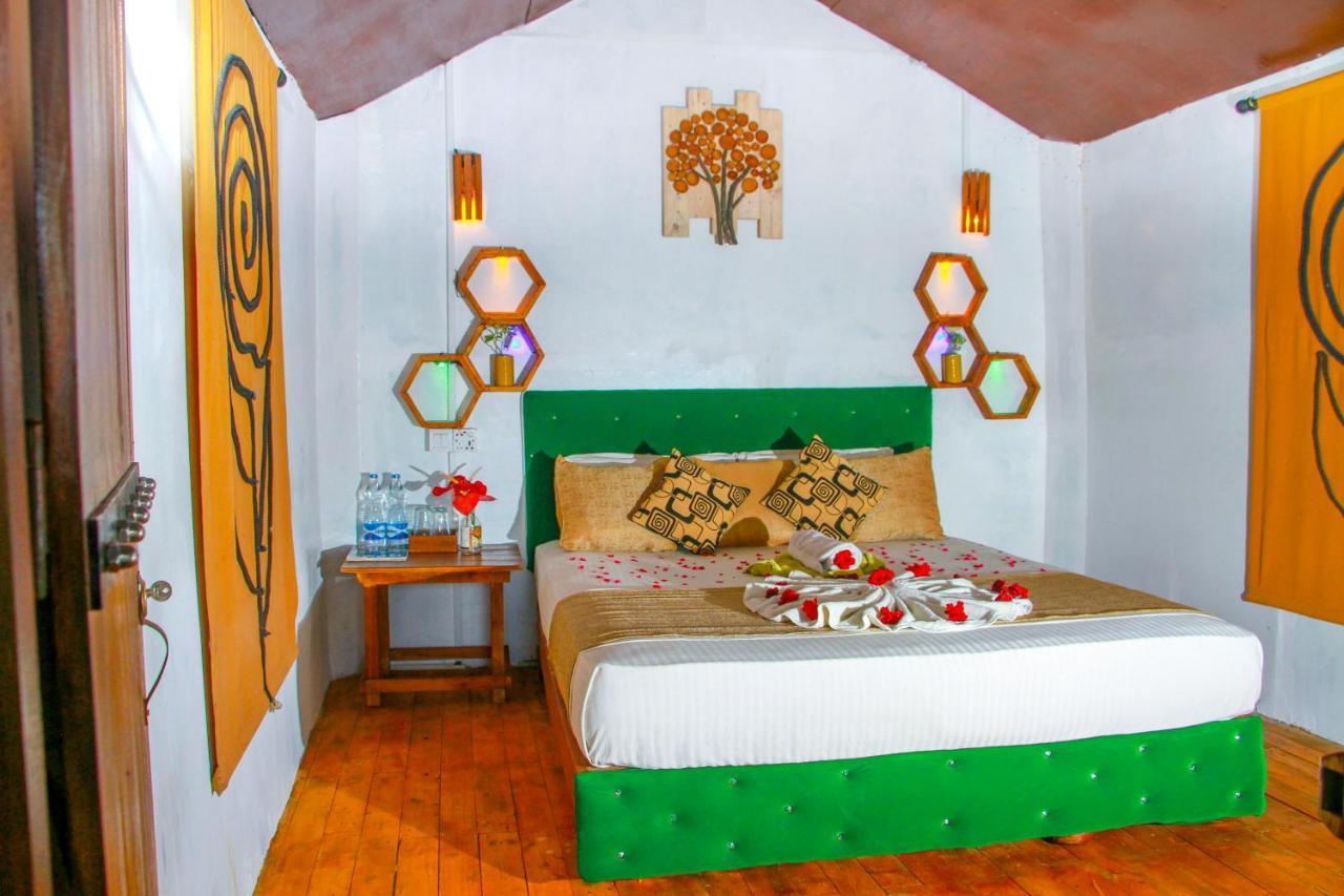 Experience The Comforts Of An Amazing Treehouse Сигирия Экстерьер фото